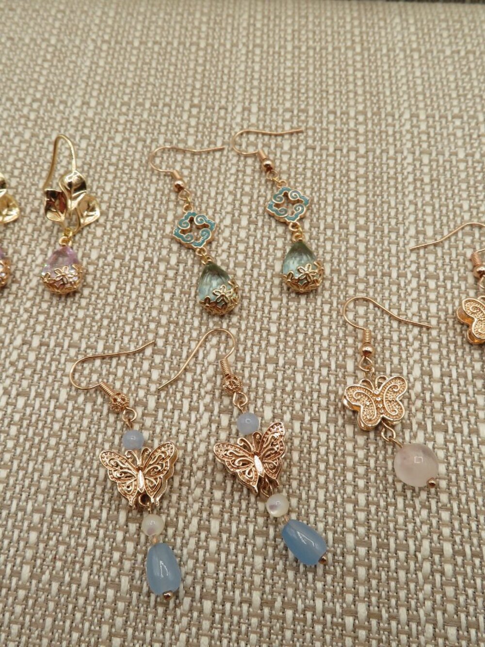 4 Pairs Crystal Beaded Gold Tone Dangle Earrings - Picture 3 of 10